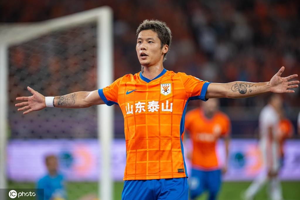 中超-卡扎赛季第13球陈蒲替补建功 10人泰山2-1亚泰
