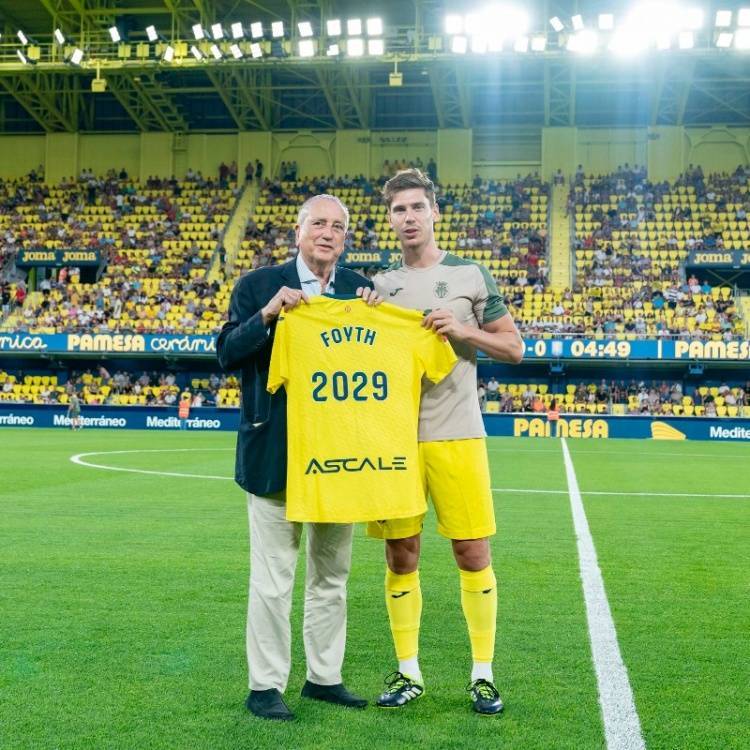 官方:比利亚雷亚尔与阿根廷右后卫福伊斯续约至2029年6月