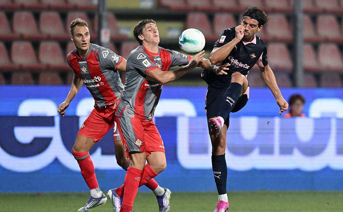 克雷莫纳vs萨索洛：升班马之争