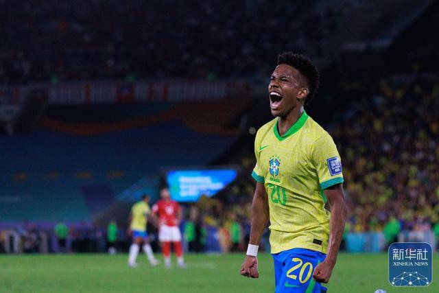 足球世预赛｜巴西队胜智利队