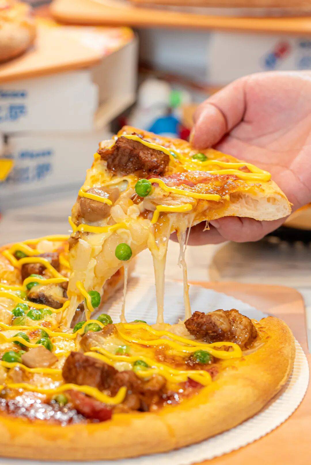 真香预警！达美乐指定比萨限时“买1送1”