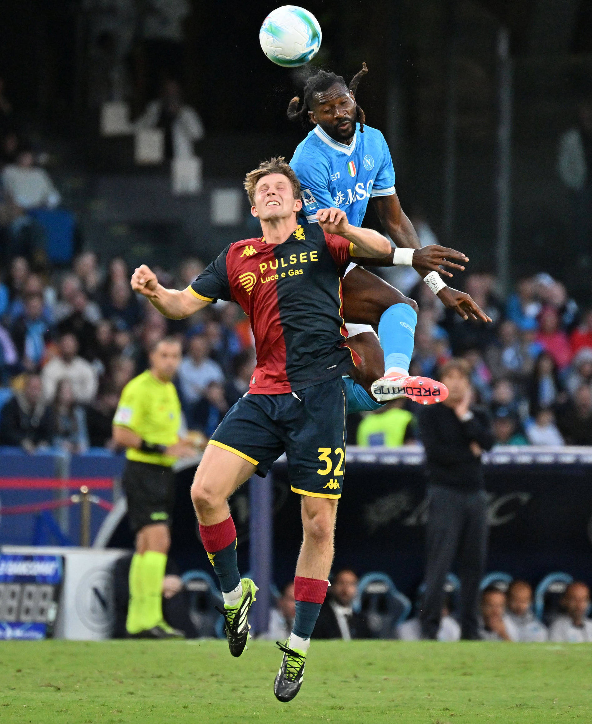 (体育)足球——意甲:那不勒斯胜热那亚