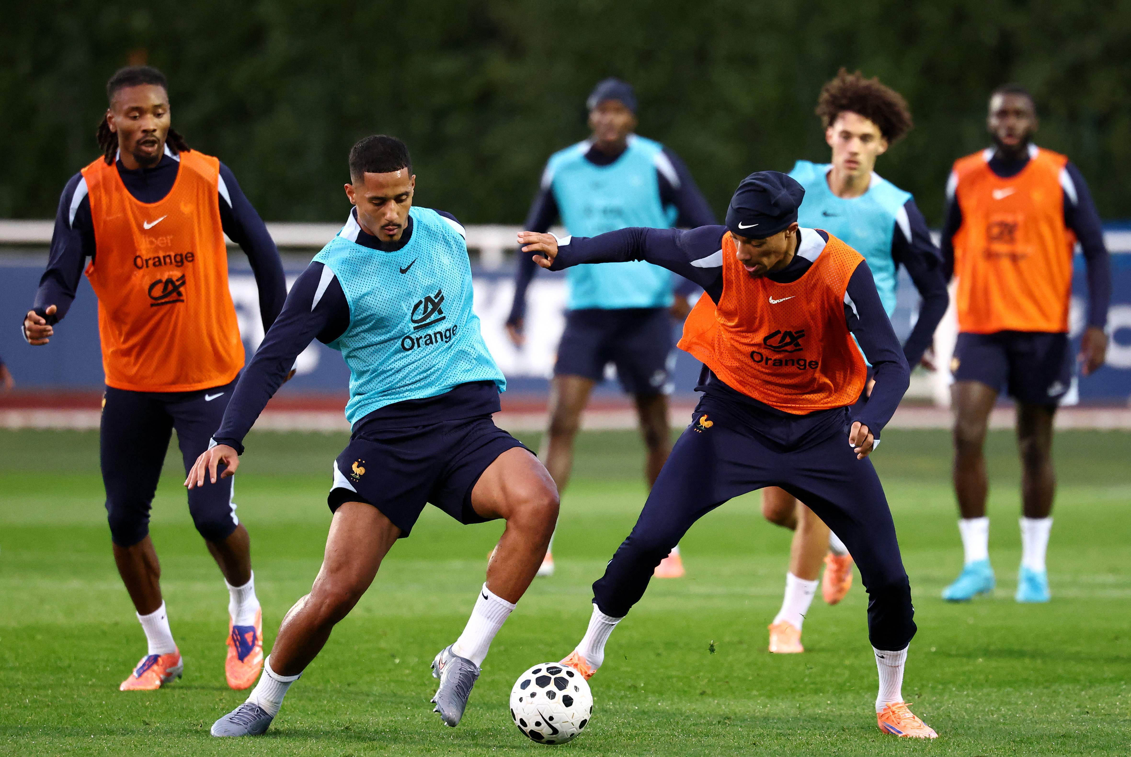 （外代二线）足球——世预赛：法国队备战