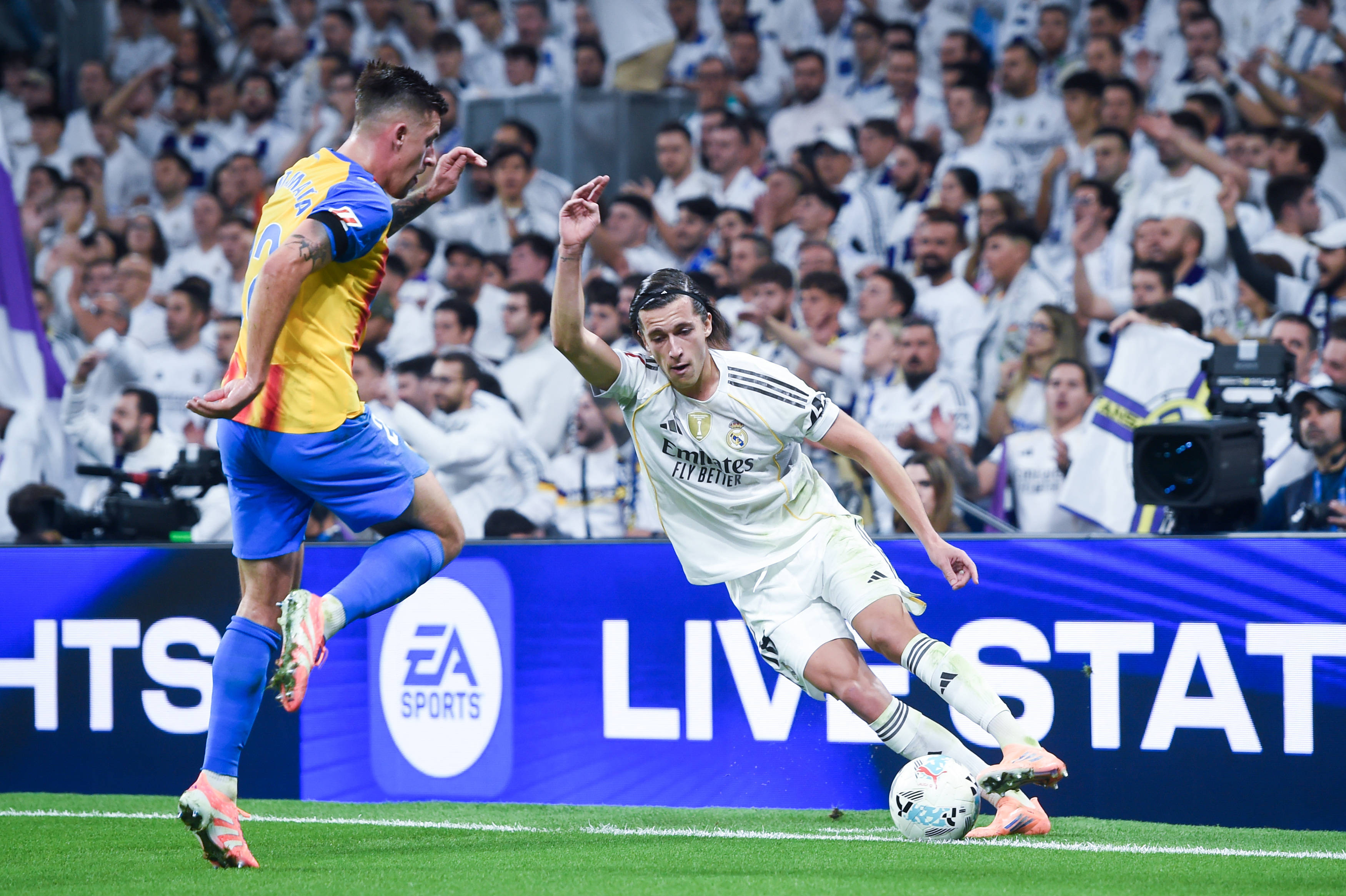 （体育）足球——西甲：皇马胜巴伦西亚