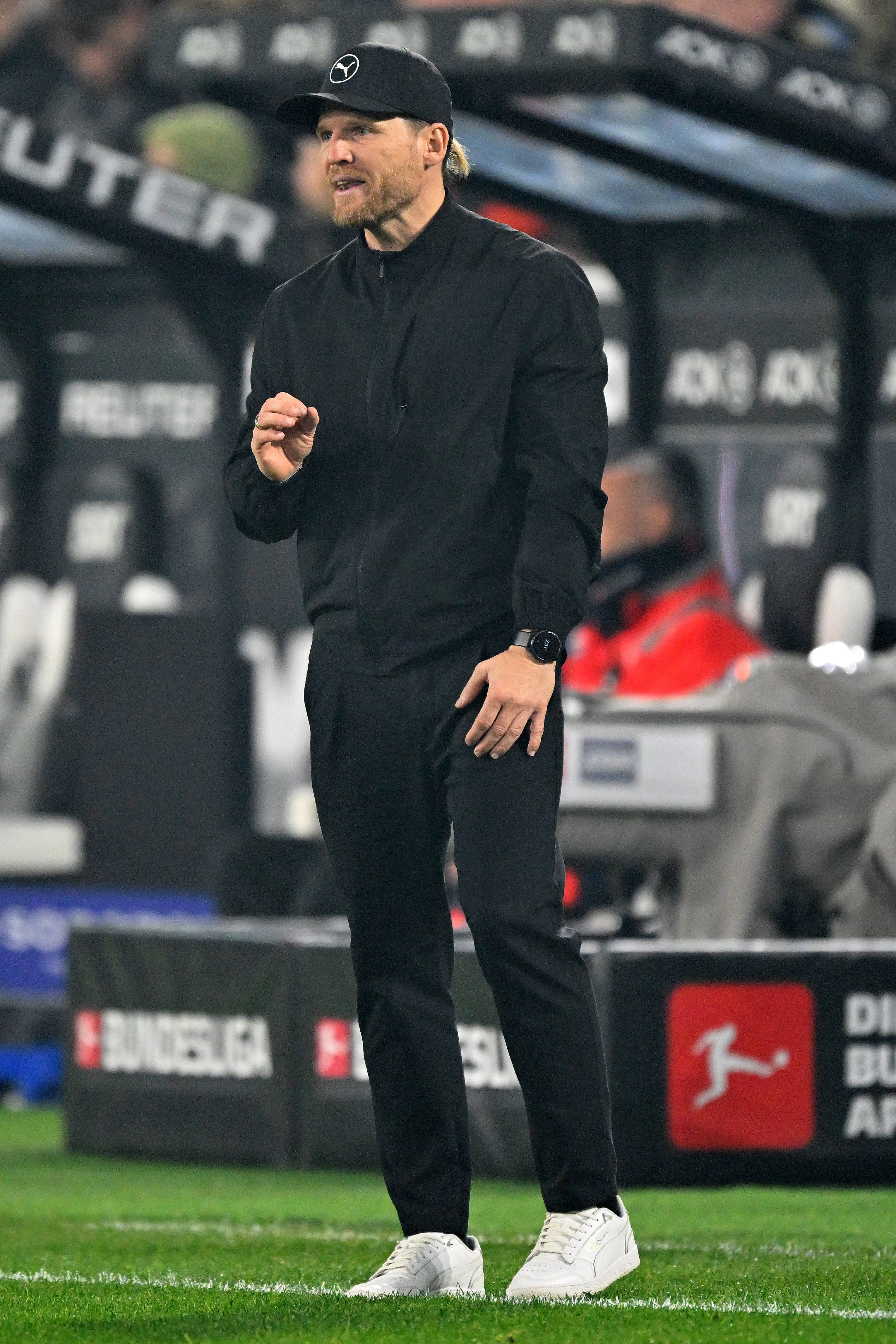 （体育）足球——德甲：门兴格拉德巴赫胜科隆