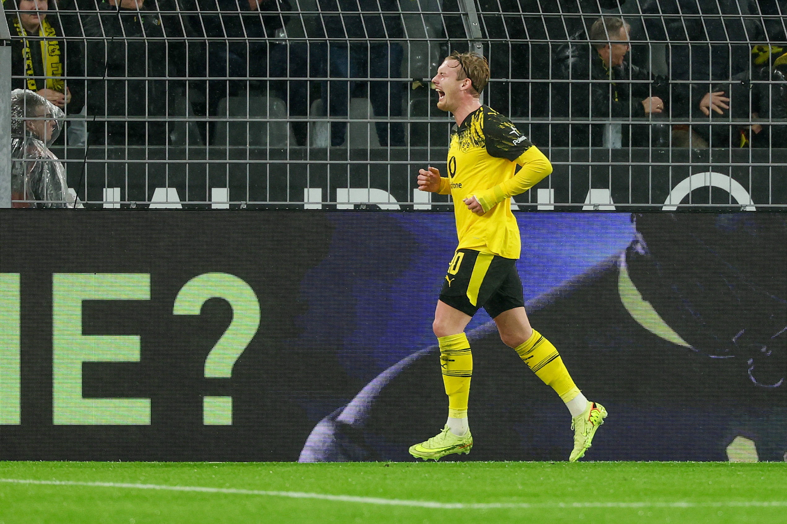 （体育）足球——德甲：多特蒙德胜霍芬海姆